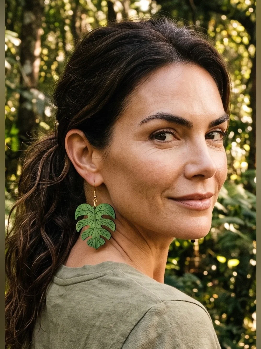 🌴Handmade Wooden Monstera Leaf Dangle Earrings/NWOT🌴
